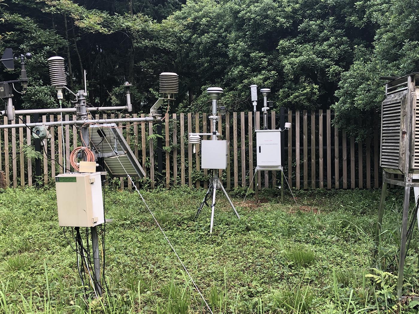 大氣環(huán)境監(jiān)測平臺系統(tǒng)設備廠家